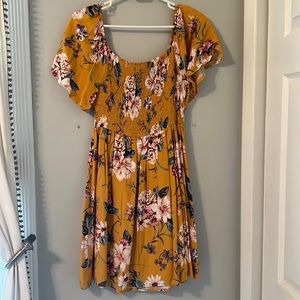 Spring dress, never worn, off the shoulder, size XS.